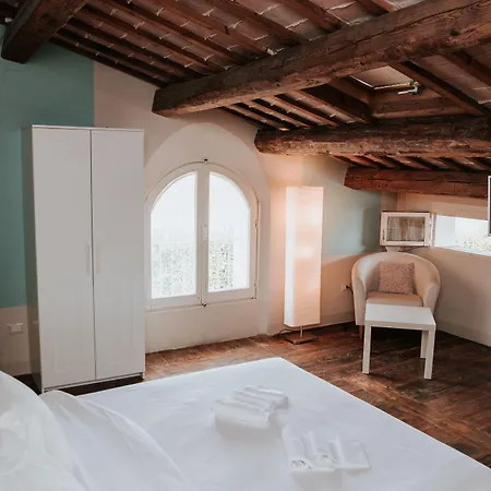 Bed & Breakfast Relais Casetta56 4*